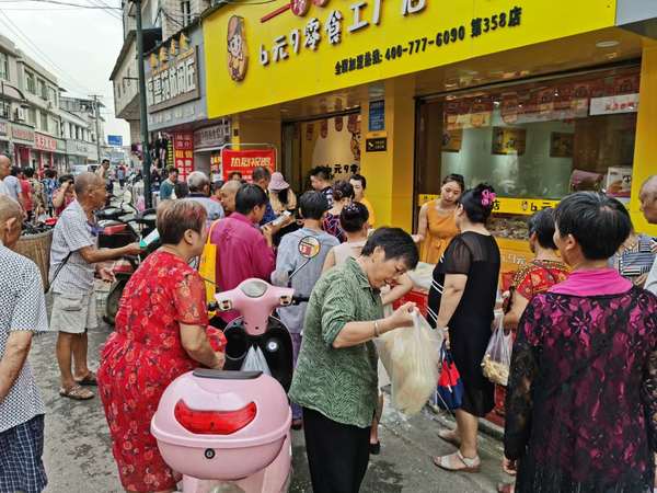 零食加盟店沒人進店怎么辦，增加進店率的方法有哪些？